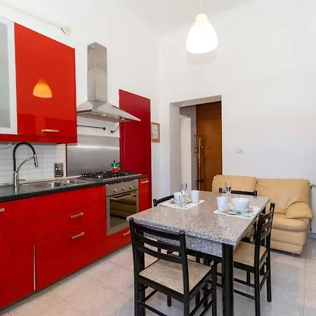 Apartment San Donato District & Piazza Statuto Roomy Flat Turin