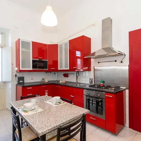 San Donato District & Piazza Statuto Roomy Flat Apartment *