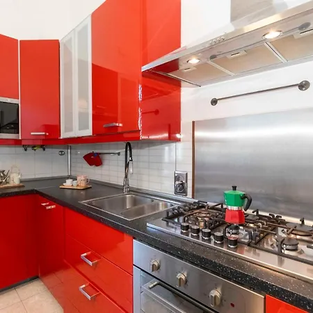 San Donato District & Piazza Statuto Roomy Flat
