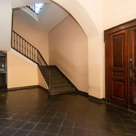 San Donato District & Piazza Statuto Roomy Flat Apartment