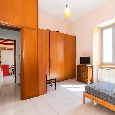 San Donato District & Piazza Statuto Roomy Flat Apartment Turin