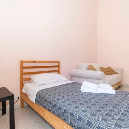 San Donato District & Piazza Statuto Roomy Flat Apartment *
