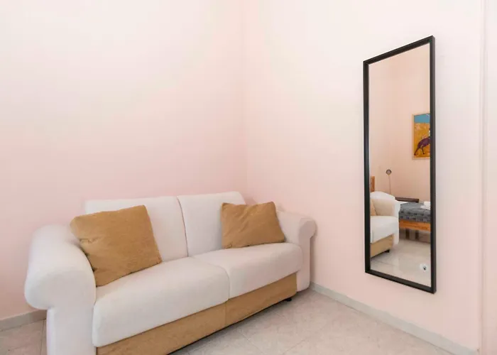 Apartman San Donato District & Piazza Statuto Roomy Flat