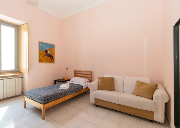 San Donato District & Piazza Statuto Roomy Flat *