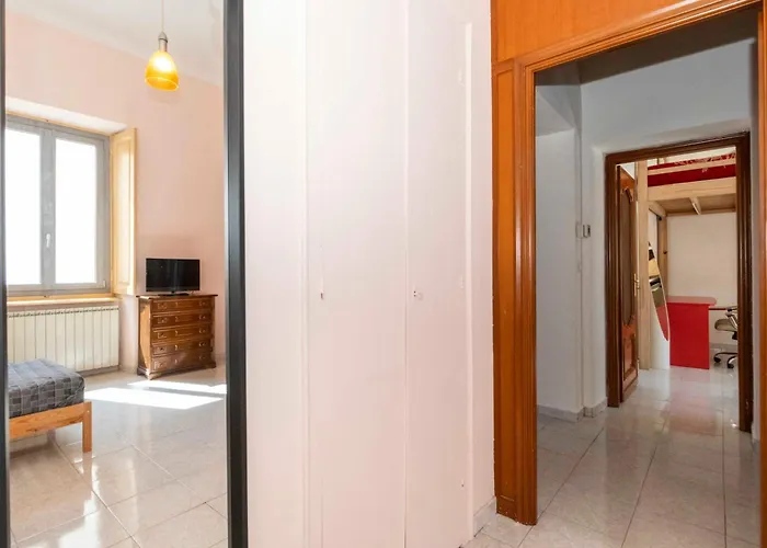 San Donato District & Piazza Statuto Roomy Flat