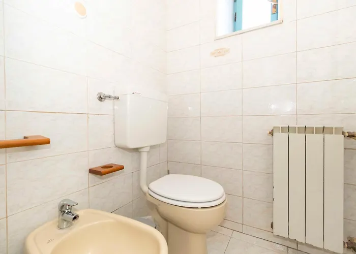 San Donato District & Piazza Statuto Roomy Flat Apartman *