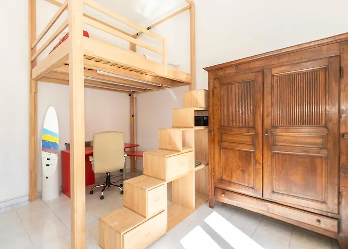 San Donato District & Piazza Statuto Roomy Flat * トリノ