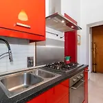 San Donato District & Piazza Statuto Roomy Flat Daire Torino