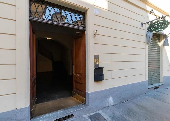 San Donato District & Piazza Statuto Roomy Flat Turim