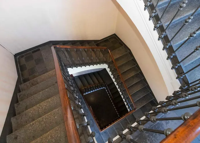 San Donato District & Piazza Statuto Roomy Flat *