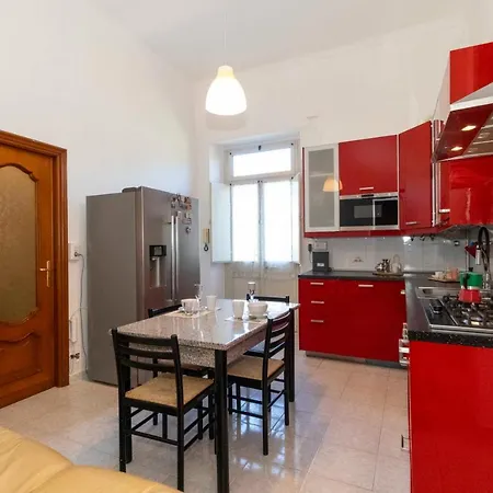 Apartamento San Donato District & Piazza Statuto Roomy Flat *