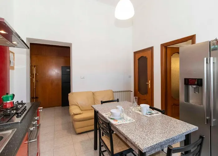 San Donato District & Piazza Statuto Roomy Flat * تورينو