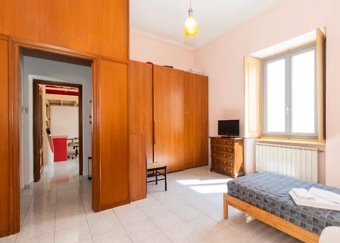 San Donato District & Piazza Statuto Roomy Flat شقة تورينو